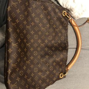 Artsy MM Louis Vuitton